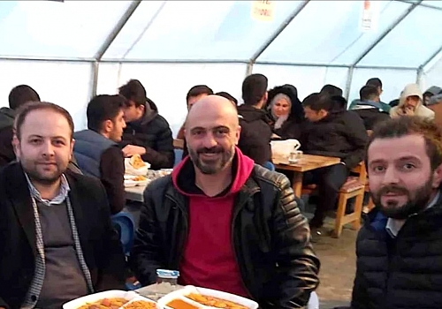  AK Parti Ardahan İl Başkanı Kaan Koç  orucunu iftar çadırında açtı