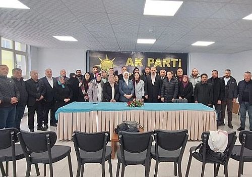 AK Parti Ardahan İl Başkanlığı, 28 Şubat postmodern darbesi ni kınamak için bir araya gelerek basın açıklaması yaptı
