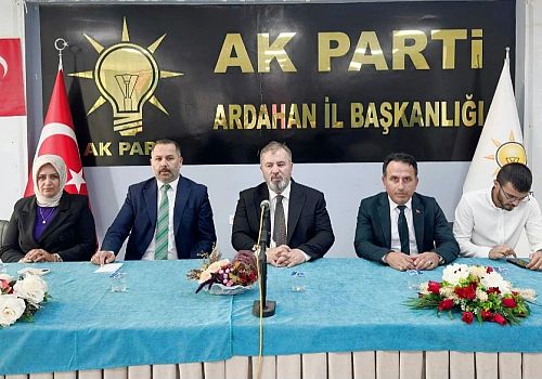 AK Parti Ardahan İl Başkanlığında çevre, şehircilik ve iklim kanunu konulu istişare toplantısı yapıldı
