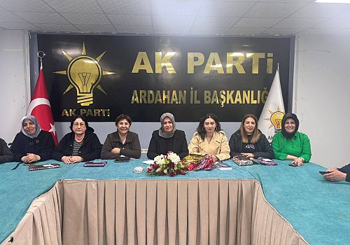 AK Parti Ardahan İl Kadın Kolları, Gülten Özdemir Başkanlığında Toplandı