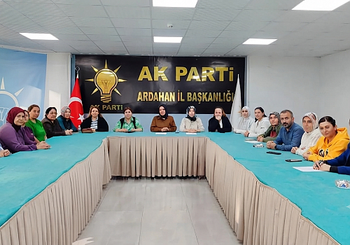 AK Parti Ardahan İl Kadın Kolları’ndan İstişare ve Yol Haritası Toplantısı