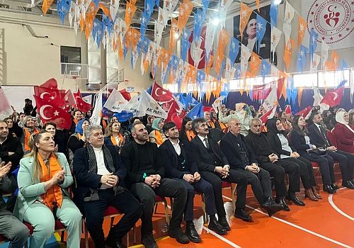 AK Parti Ardahan İl Kadın Kollarının 7'nci Olağan Genel Kurulu yoğun katılımla yapıldı