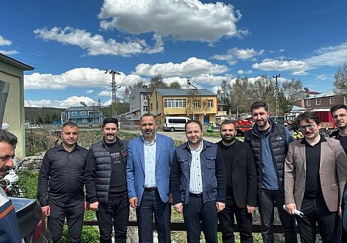 AK Parti Ardahan İl teşkilatı, Hanak Jandarma Komutanlığı'nın yapımı süren yeni hizmet binasını ziyaret etti 