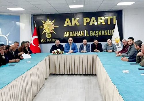 AK Parti Ardahan İl Teşkilatı'nda Haftalık Değerlendirme: Saha Çalışmaları Masaya Yatırıldı