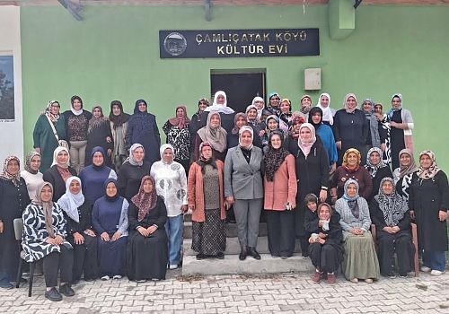 AK Parti Ardahan Kadın Kolları Çamlıçatak Köyü’nde Kadınlarla Buluştu