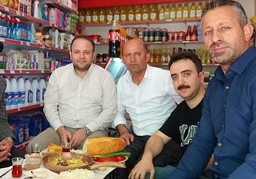 AK Parti Ardahan Milletvekili Kaan Koç, Gazi Aileleri Dernek Başkanı Yener Göydemir’i işyerinde ziyaret etti