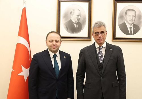 AK Parti Ardahan Milletvekili Kaan Koç, Sağlık Bakanı Kemal Memişoğlu’nu ziyaret etti 