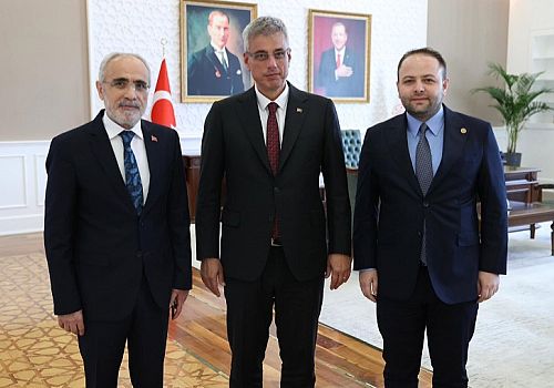 Ak Parti Ardahan Milletvekili Kaan Koç ve Ardahanlı hemşerimiz Yalçın Topçudan Sağlık Bakanına ziyaret 