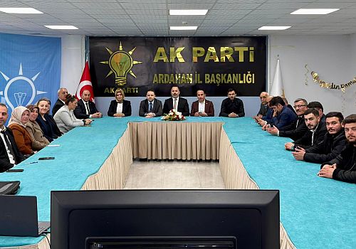 AK Parti Ardahan Teşkilatı, Cumhurbaşkanı Erdoğan’ın Hitaplarını Video Konferansla Takip Etti
