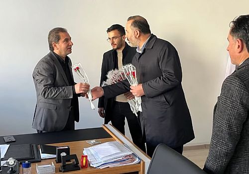 AK Parti Ardahan Teşkilatından Öğretmenler Günü'nde Anlamlı Ziyaret