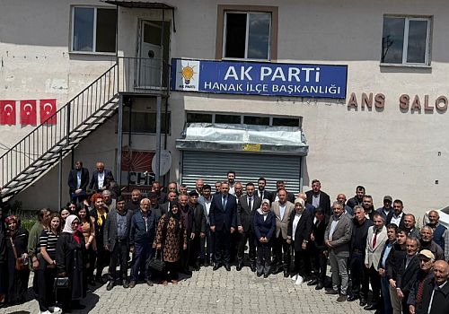 AK Parti’de Hanak ve Damal İlçe Teşkilatları'nın Danışma Meclisi toplantısı gerçekleştirildi