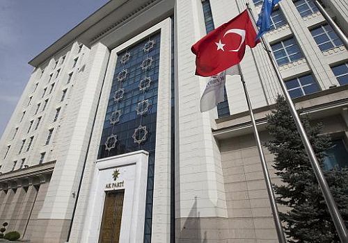AK Parti’den Özgür Özel’in Suriye Açıklamalarına Tepki