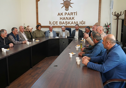 ​AK Parti Hanak’ta İstişare ve Değerlendirme Toplantısı Düzenledi