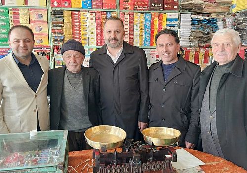 AK Parti heyeti,Ardahan da halkın bayram coşkusunu paylaşıp, birlik ve beraberlik mesajları verdi 