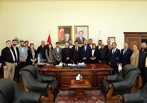 AK Parti heyeti Ardahan Üniversitesi Rektörü  Prof. Dr. Öztürk Emiroğlu’na hayırlı olsun ziyaretinde bulundu