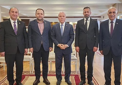 AK Parti Heyeti Erzurum Büyükşehir Belediye Başkanını ve DAP Bölge Kalkınma İdaresi Başkanını ziyaret etti
