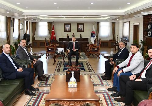 AK Parti Heyetinden Vali Çiçekli’ye Ziyaret