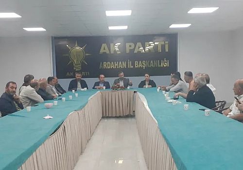 Ak Parti İl Başkanı Ersin Yılmaz yönetiminde haftalık olağan yönetim kurulu toplantısı gerçekleştirildi