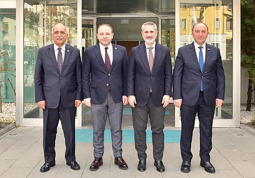 AK Parti Milletvekili Kaan Koç, Çıldır ve Hanak Belediye Başkanları ile önemli ziyaretler gerçekleştirdiler