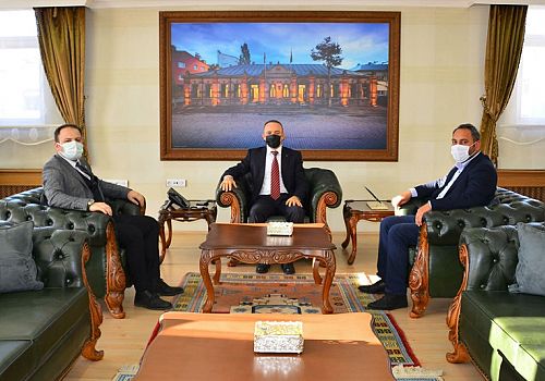 AK Parti Yeni İl Başkanı Kaan Koç ve Merkez İlçe Başkanı Vali Hüseyin Öner’in ziyaret etti