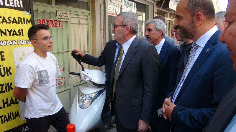 AK Parti'li Mahir Ünal, Kilis'te esnafı ziyaret etti