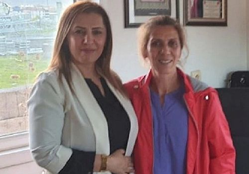 AKI-DER Başkanı Canan Avşar, Ardahanlı iş insanı Gülay Akçay'ı işyerinde ziyaret etti