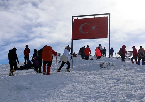 Allahuekber Dağı, kış tırmanışı için dağcıları ağırlıyor