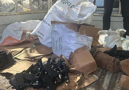 Ankara da 100 adet ruhsatsız tabanca ile 970 adet çeşitli silah parçası ele geçirildi.