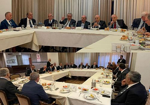 Ankara’da Tarihi Vefa Buluşması: Saffet Kaya Eski Dostlarıyla Bir Araya Geldi