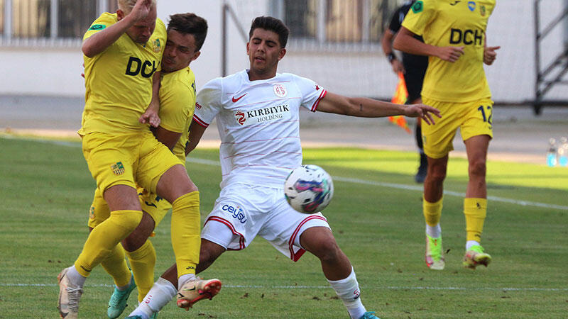 Antalyaspor, ilk hazırlık maçında Metalist Kharkiv'e kaybetti