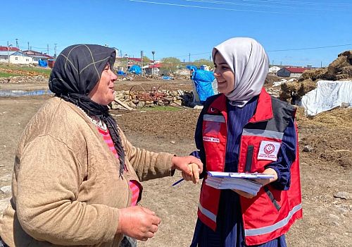 Ardahan Aile ve Sosyal Hizmetler İl Müdürlüğü ekipleri, annelerin gününü kutladı 