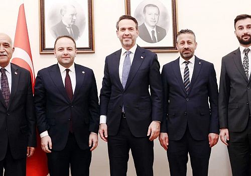 Ardahan AK Parti Heyeti enerji alanındaki talepleri Bakan Bayraktar’a iletti
