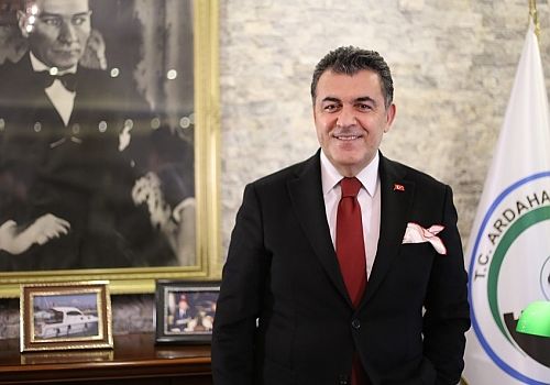 Ardahan Belediye Başkanı Faruk Demir, 12 Mart İstiklal Marşı’nın Kabulü ve Mehmet Akif Ersoy’u Anma Günü dolayısıyla bir mesaj yayınladı