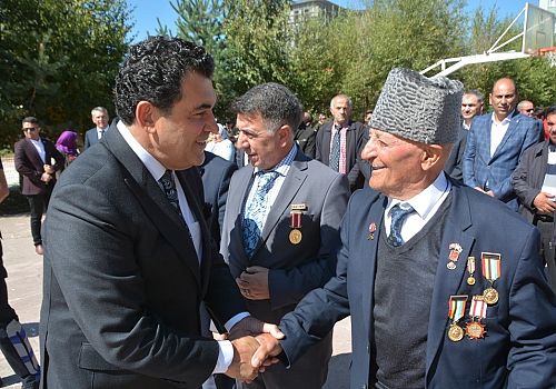 Ardahan Belediye Başkanı Faruk Demir, 19 Eylül Gaziler Günü dolayısıyla bir mesaj yayınladı.