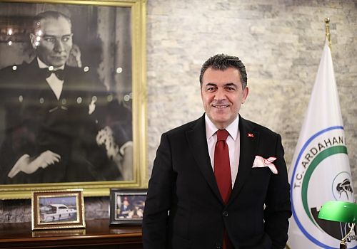 Ardahan Belediye Başkanı Faruk Demir, 19 Mayıs  Bayramı dolayısıyla bir kutlama mesajı yayınladı.