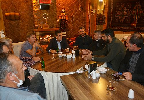 Ardahan Belediye Başkanı Faruk Demir Muhtarlarla Bir Araya Geldi 