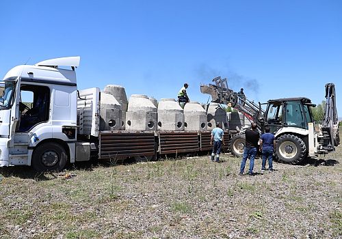 Ardahan Belediyesi Galericiler Sitesi için yapılan hazırlıklar tamamlanarak temel attı 