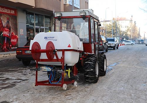 Ardahan Belediyesi Karla mücadelede Buz Çözücü Solüsyon Serpme Makinesi kullanacak