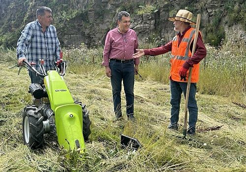 Ardahan Belediyesi kent genelinde temizlik çalışmalarına devam ediyor.