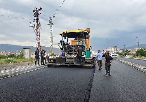 Ardahan Belediyesi'nden Ulaşımda Dev Hamle: Şehir Geçişinde Sıcak Asfalt Seferberliği Başladı!