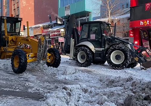 Ardahan belediyesinden sokaklarda kar temizliği