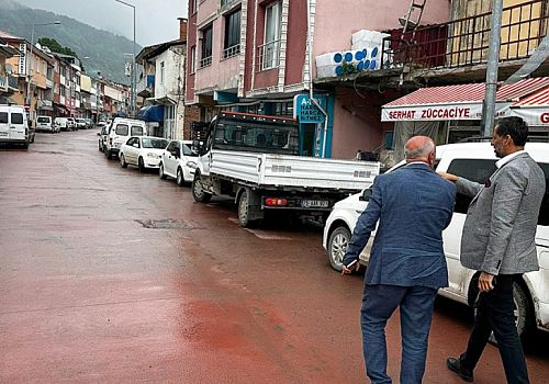 Ardahan CHP Milletvekili Özgür Erdem İncesu Posof caddelerinde incelemelerde bulundu