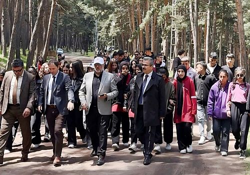 Ardahan da 2025 Aile Yılı Etkinliklerinde Lise Öğrencilerinden Anlamlı Mesaj