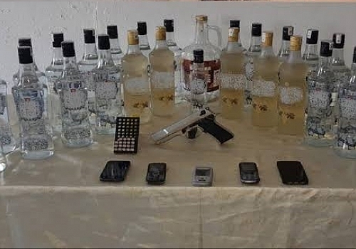 Ardahan'da 32 şişe sahte içki ele geçirildi