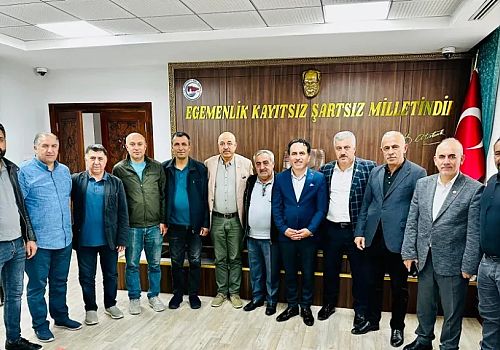 Ardahan da AK Parti’den seçilen İl Genel Meclis Üyelerine hayırlı olsun ziyaretleri sürüyor.