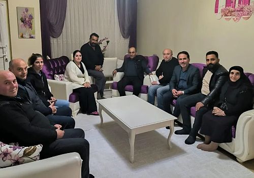 Ardahan’da AK Parti, Ramazan için düzenlediği 'Gönül Sofraları' ile ailelerle bir araya geliyor