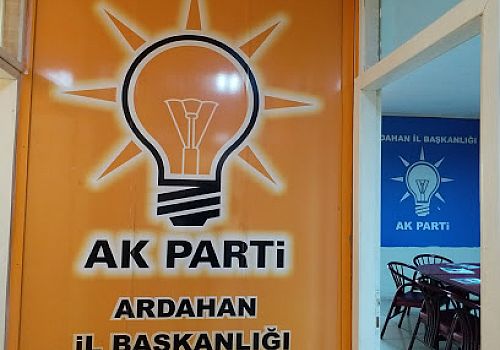 Ardahan'da AK Parti ve CHP'de Bayramlaşma Programı Düzenlendi 