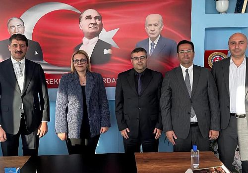 Ardahan’da Akademiden Siyasete Tebrik Ziyareti: Üniversite Heyeti MHP İl Başkanlığı’nda