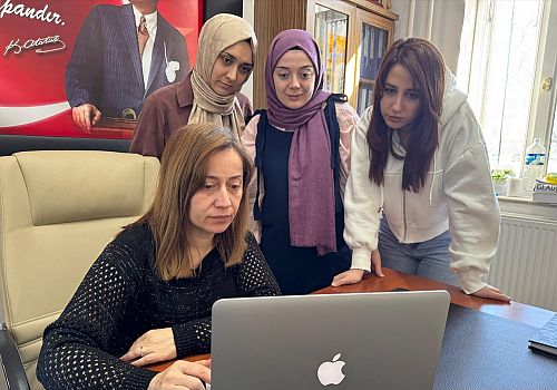 Ardahan’da Anaokulu Öğretmenleri AA’nın Yılın Kareleri  Oylamasına Katıldı