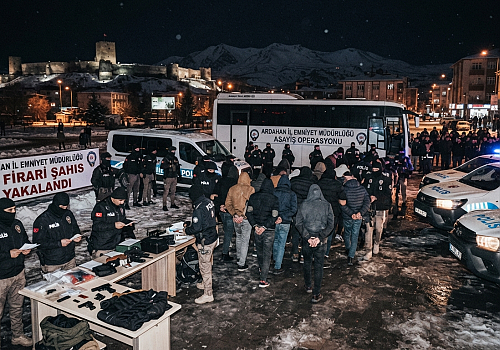 Ardahan’da Asayiş Operasyonları: 45 Firari Şahıs Yakalandı